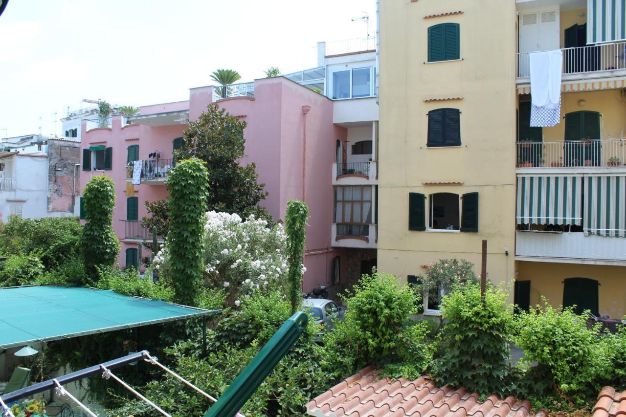 La Casa Ridente : Ischia Porto Exterior foto