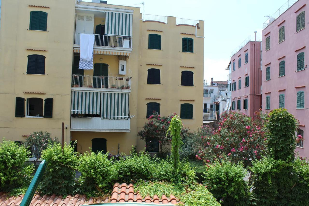 La Casa Ridente : Ischia Porto Exterior foto